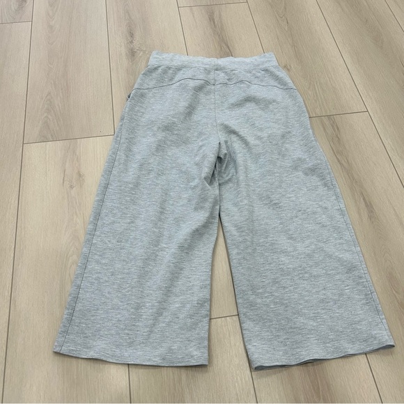 Lululemon Can You Feel The Pleat Heathered Gray Crop Wide Leg Gaucho Pants Sz 10 - Picture 6 of 7